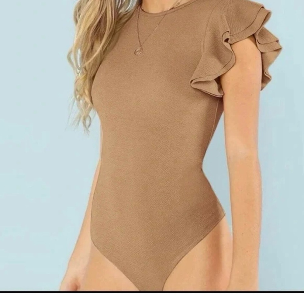 Eesome Coco Ruffled Sleeve Bodysuit
